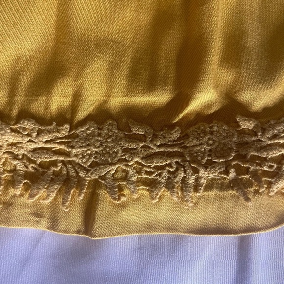 Toddler girls Artisan NY size 2T mustard colored button down top. - Picture 6 of 6